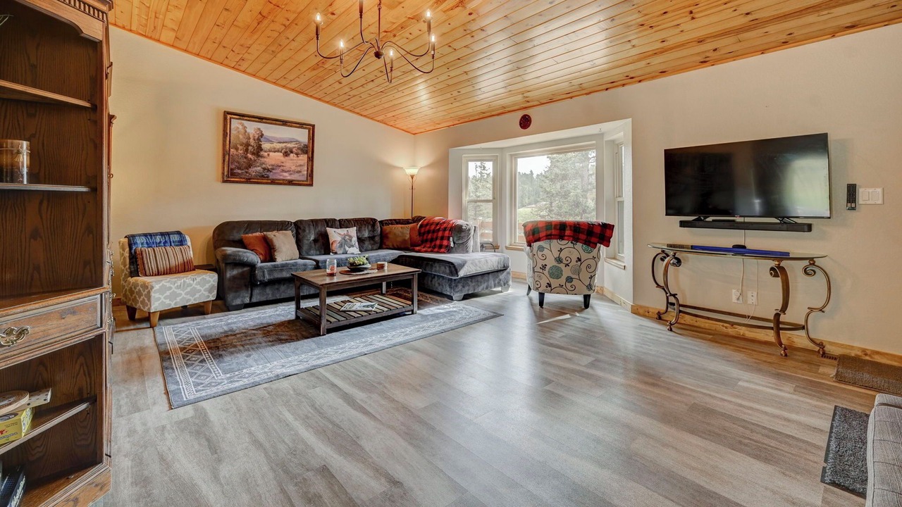 Photo of Livingroom in Spring Valley