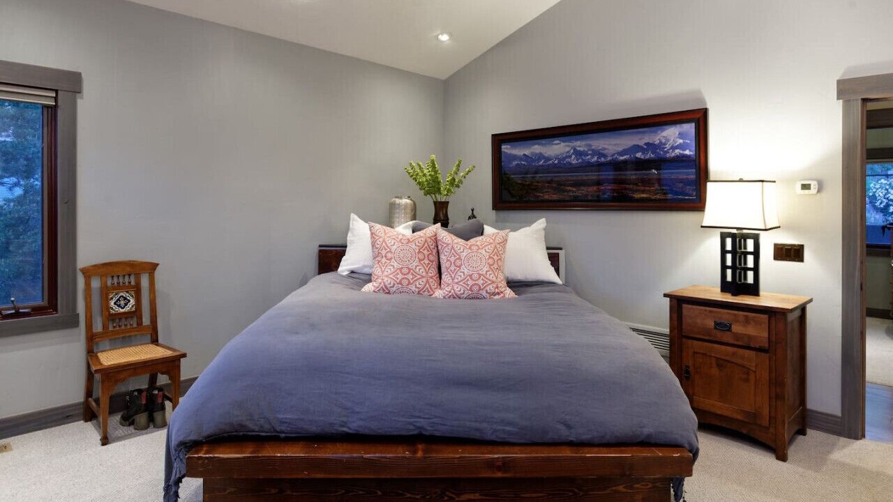 Photo of Bedroom in Basalt