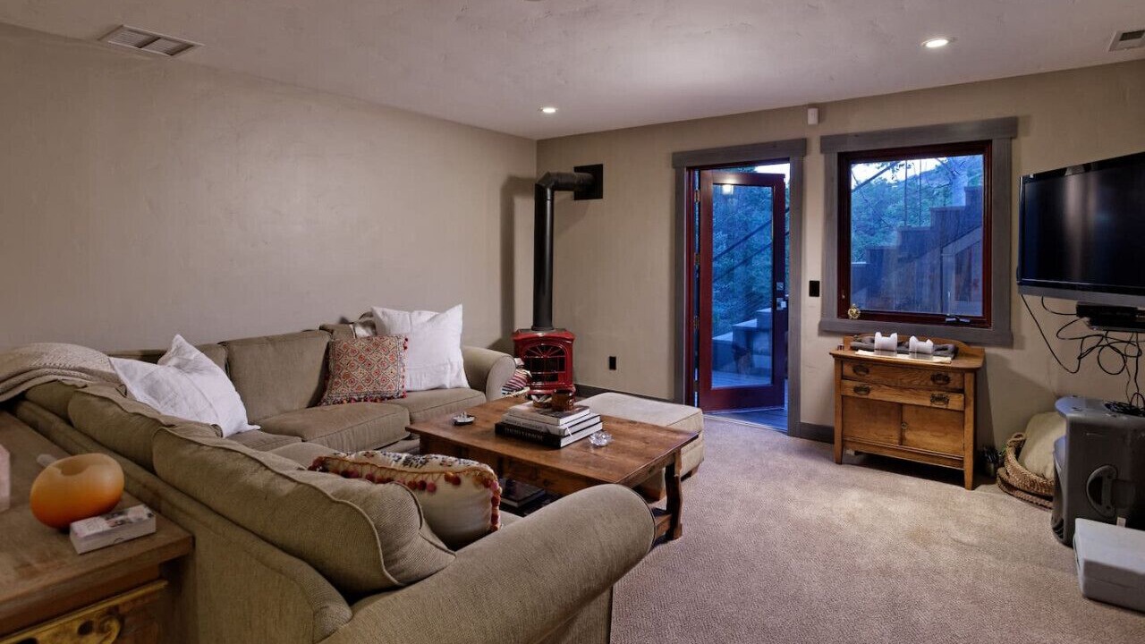Photo of Livingroom in Basalt