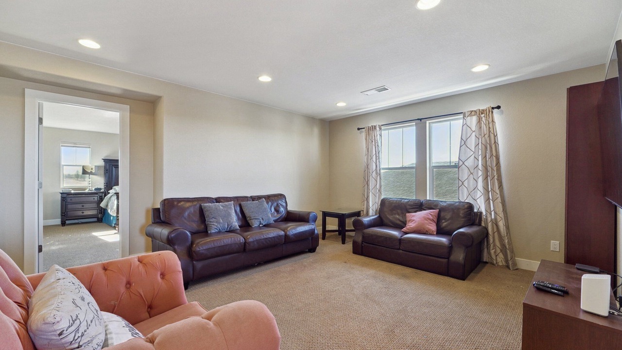 Photo of Livingroom in The Pinery