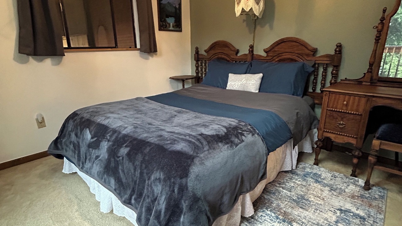 Photo of Bedroom in Pinecliffe