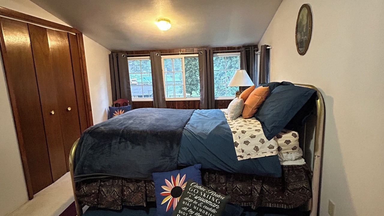 Photo of Bedroom in Pinecliffe
