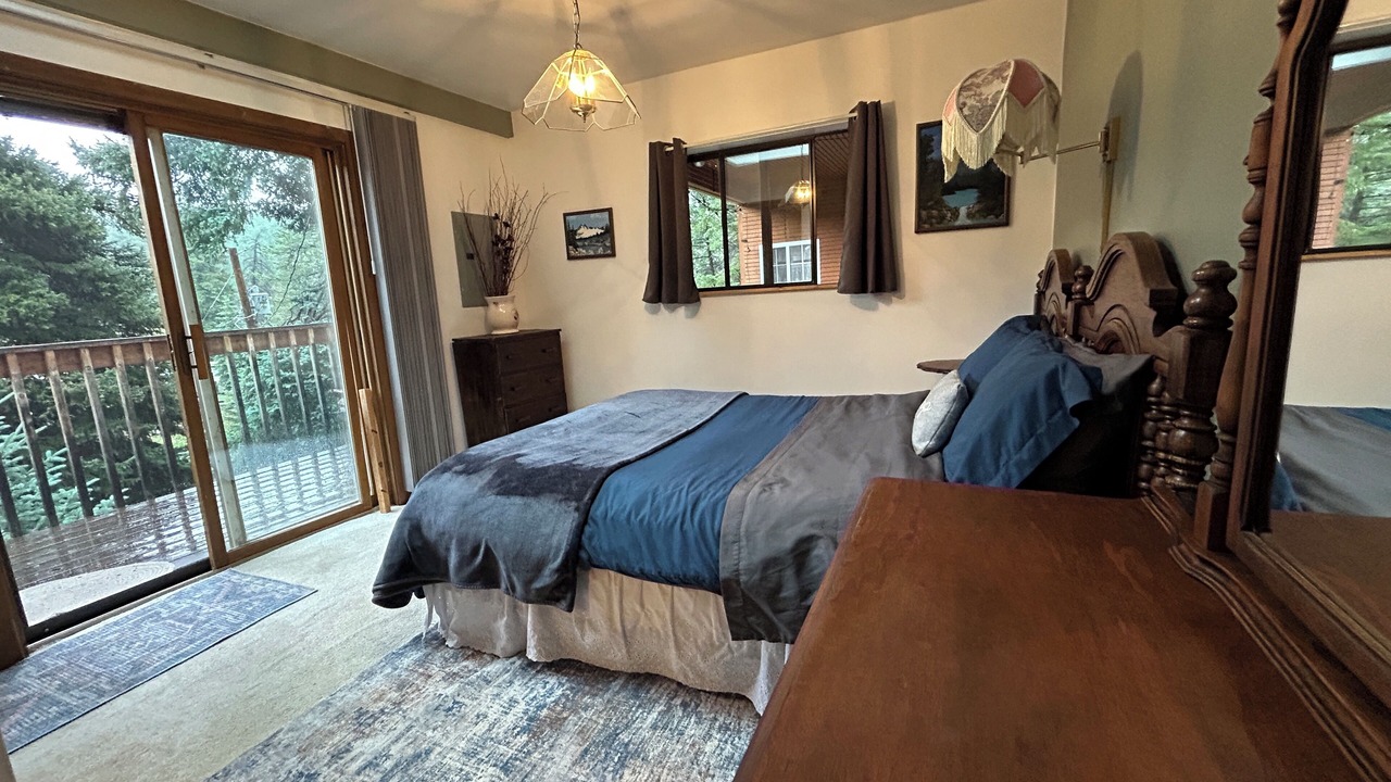 Photo of Bedroom in Pinecliffe