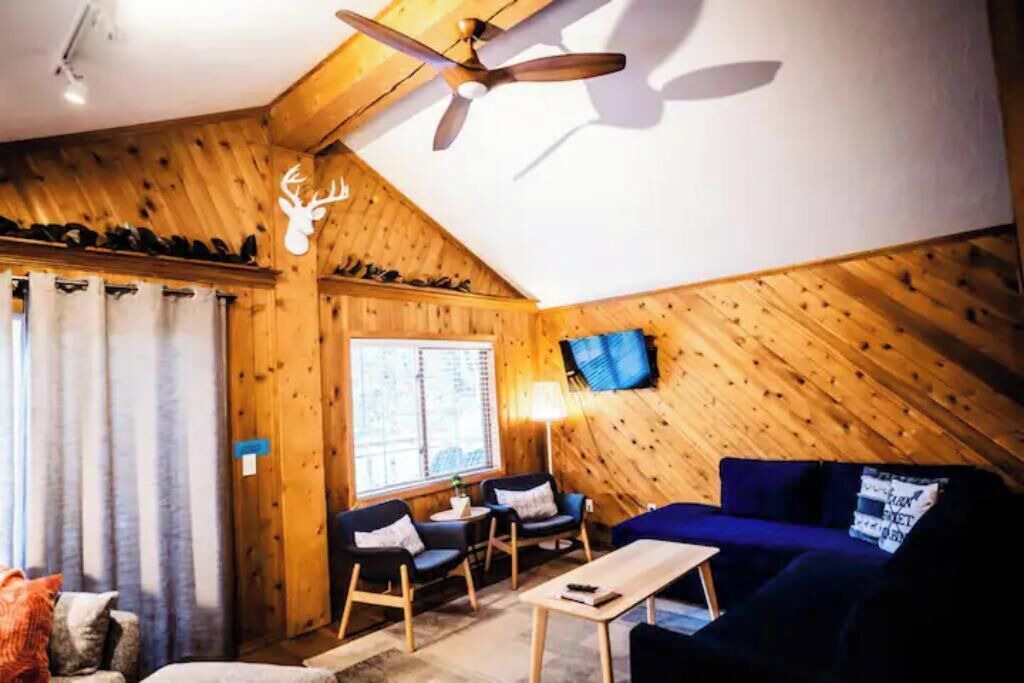 Photo of Livingroom in Drake