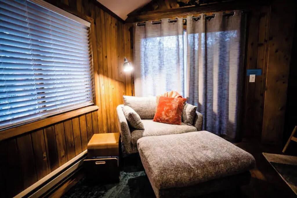 Photo of Livingroom in Drake