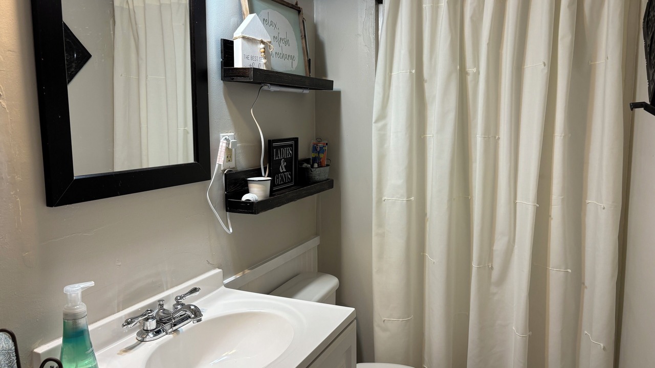 Photo of Bathroom in Canon City