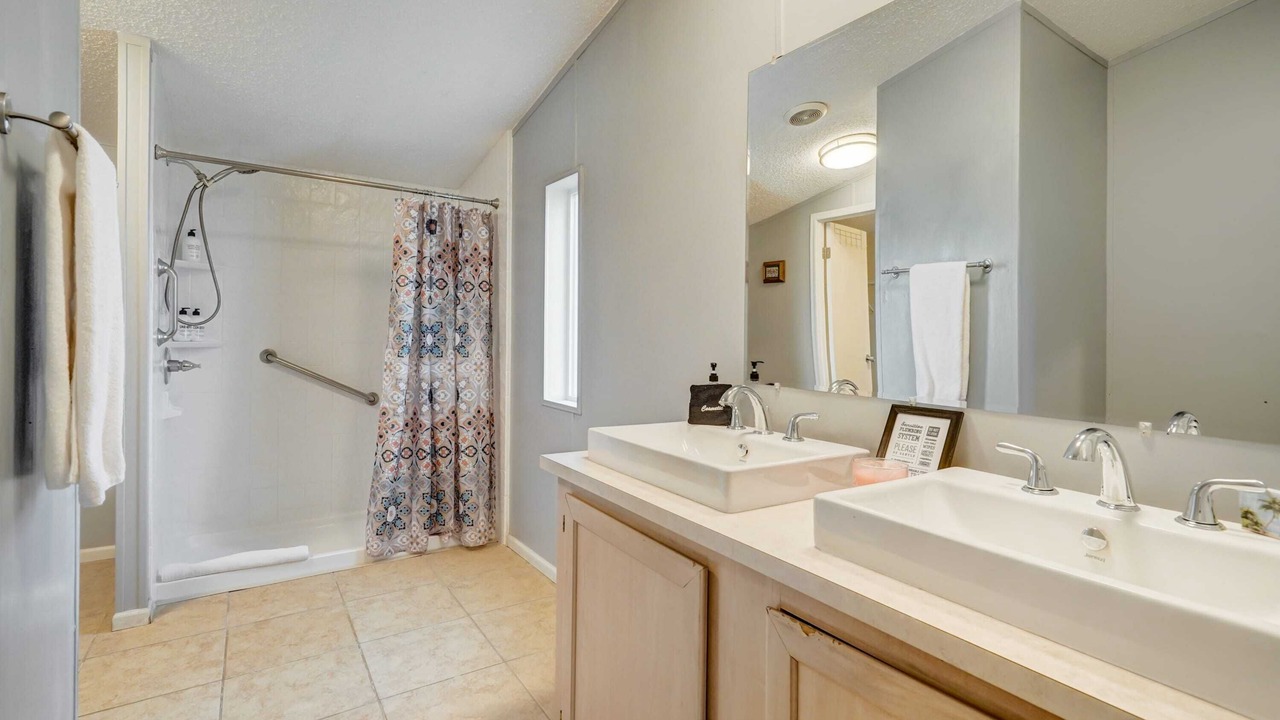 Photo of Bathroom in Peyton