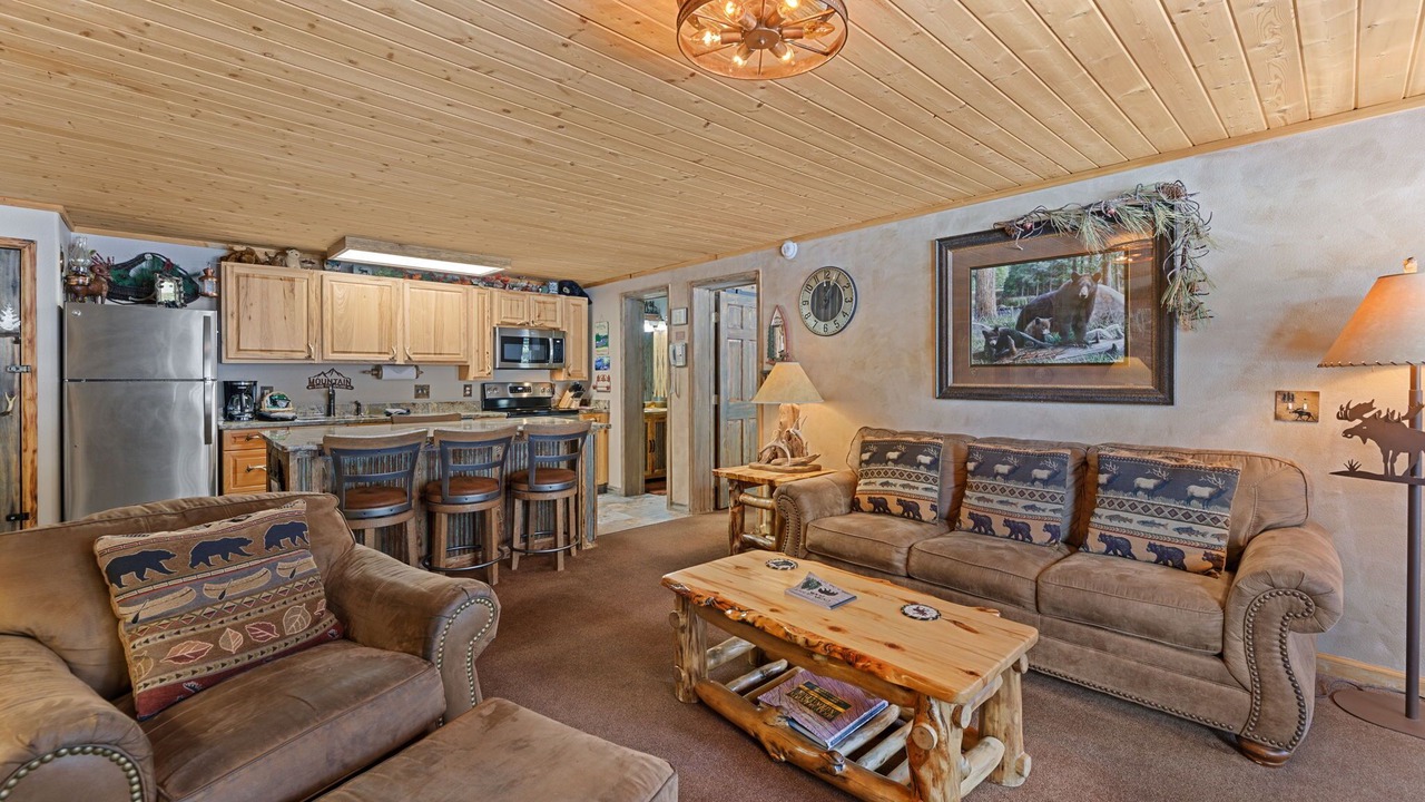 Photo of Livingroom in Fall River Estates
