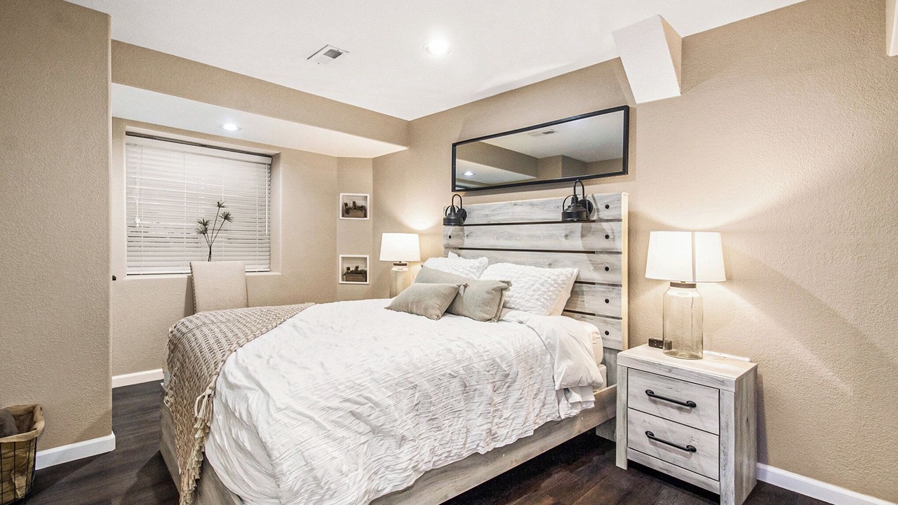 Photo of Bedroom in Ken Caryl