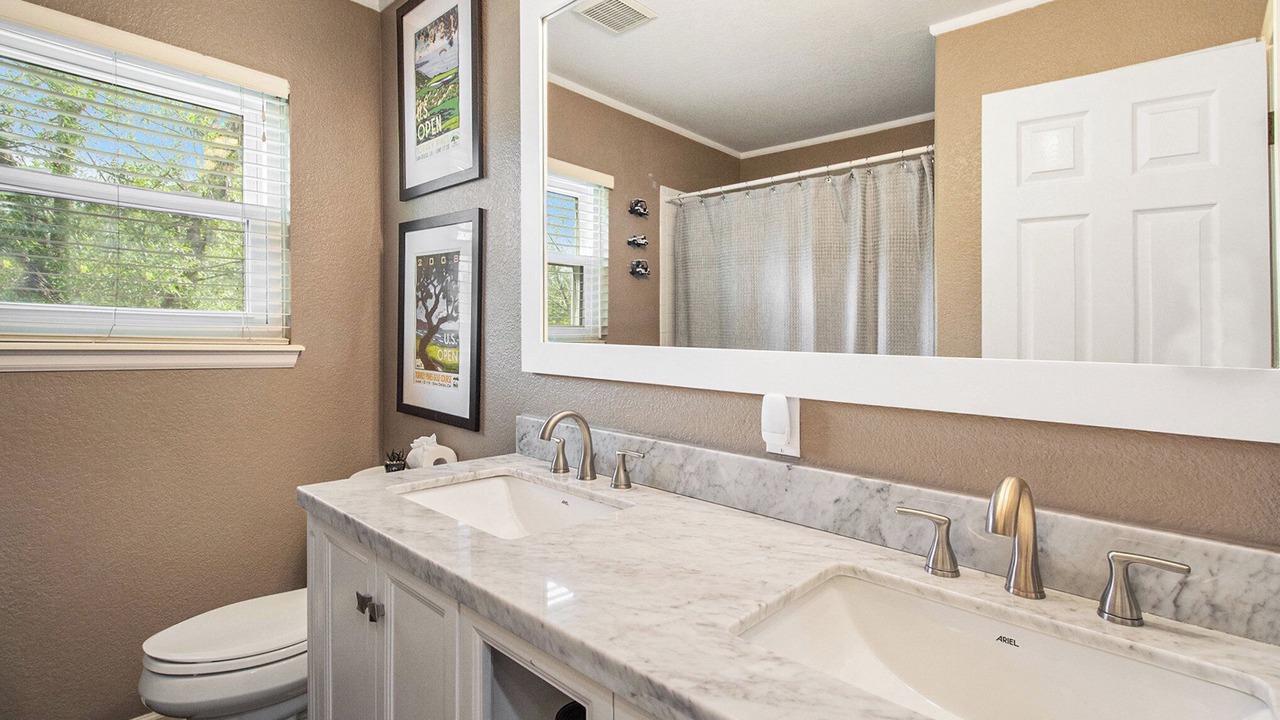 Photo of Bathroom in Ken Caryl