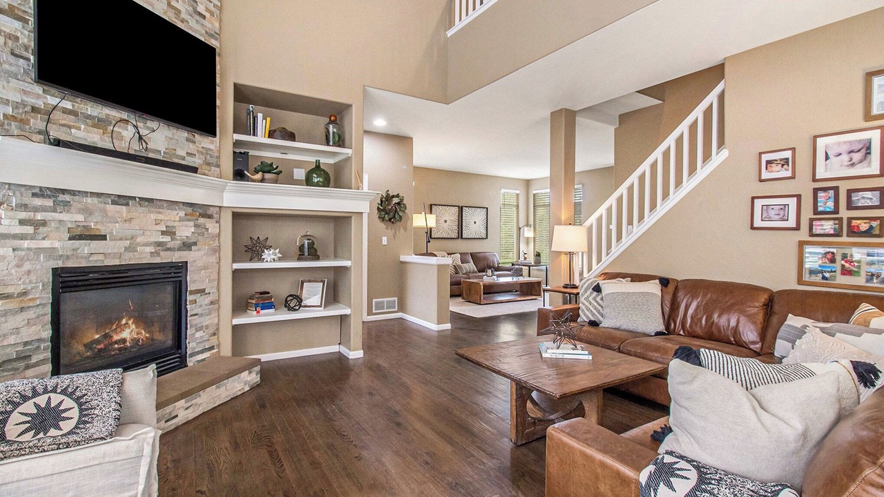 Photo of Livingroom in Ken Caryl