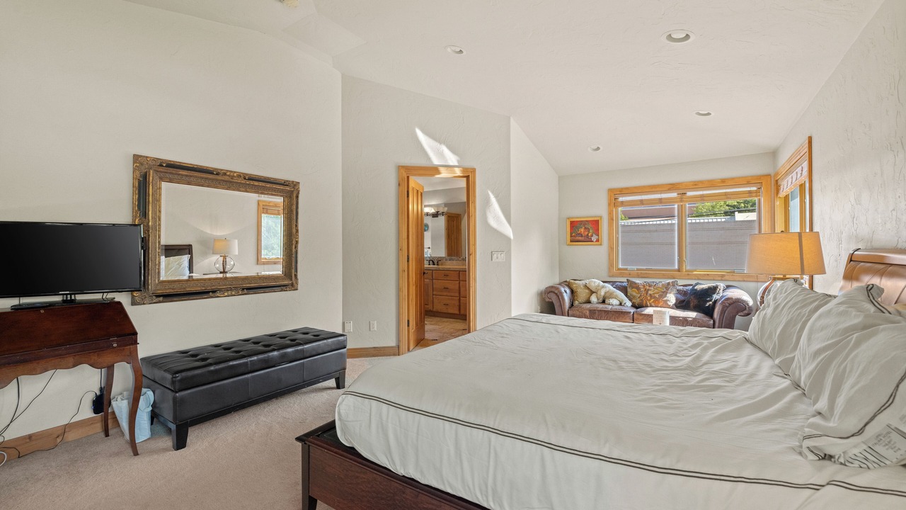 Photo of Bedroom in Broadmoor
