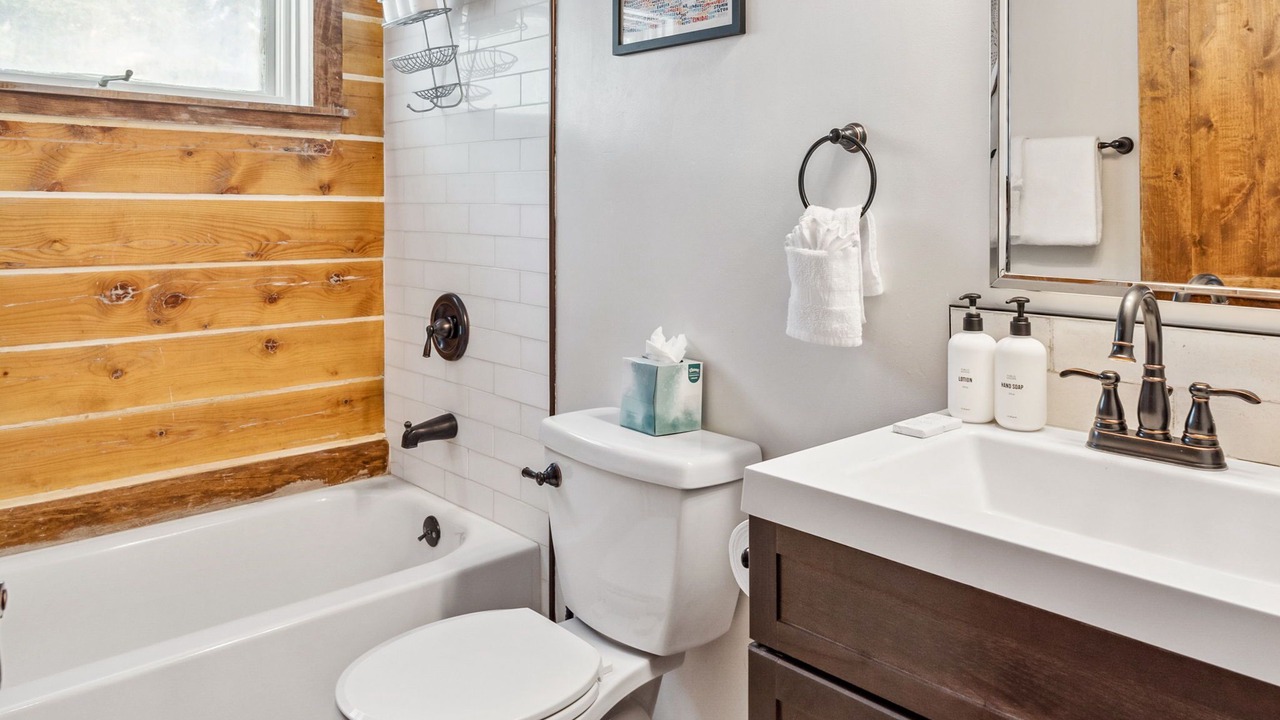 Photo of Bathroom in Quandary Village