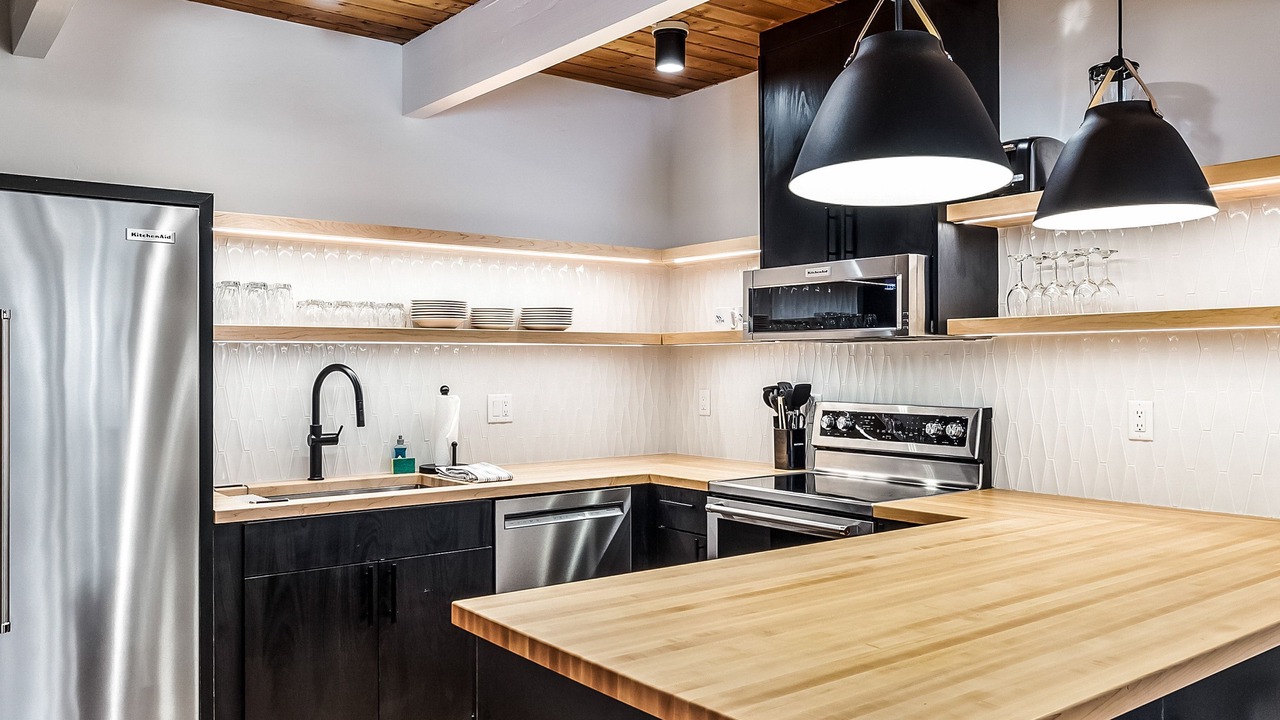 Photo of Kitchen in Peak 9