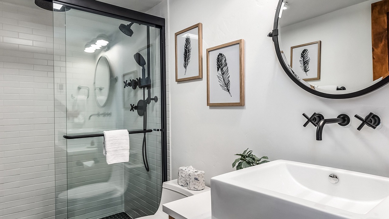 Photo of Bathroom in Peak 9