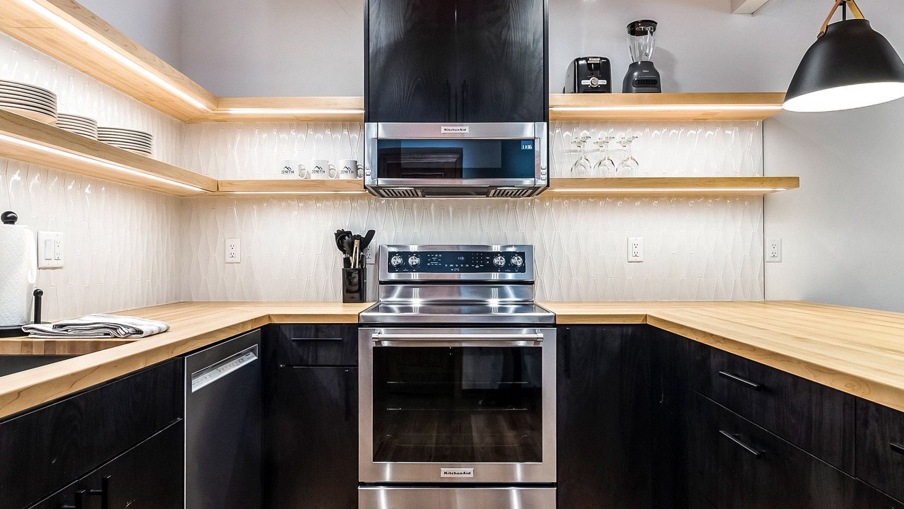 Photo of Kitchen in Peak 9