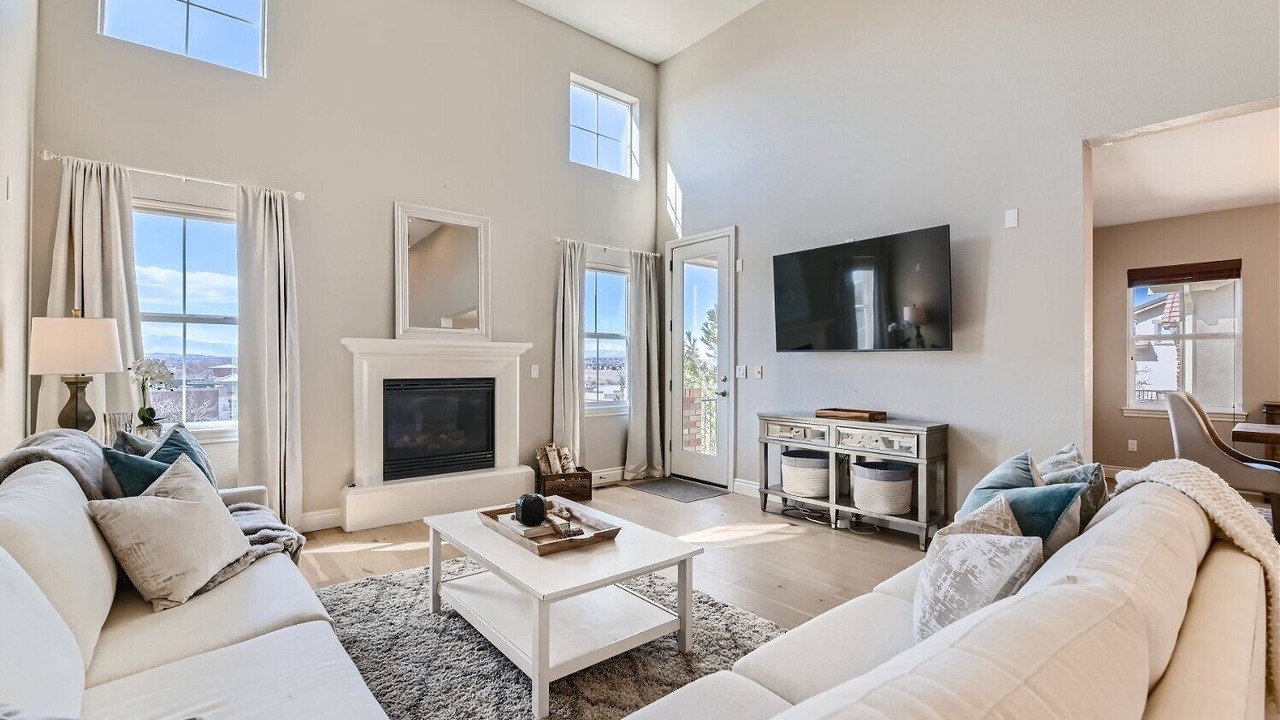 Photo of Livingroom in North Central Westminster