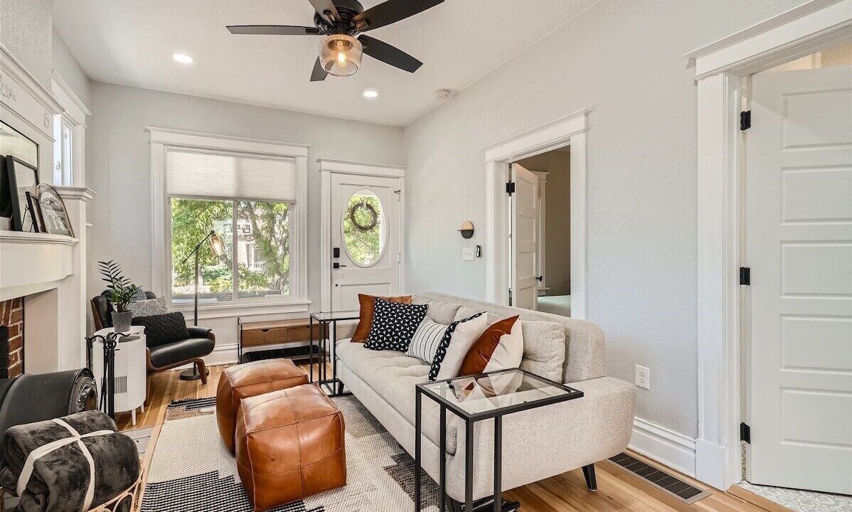 Photo of Livingroom in Washington Park West