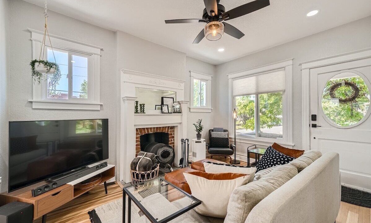 Photo of Livingroom in Washington Park West