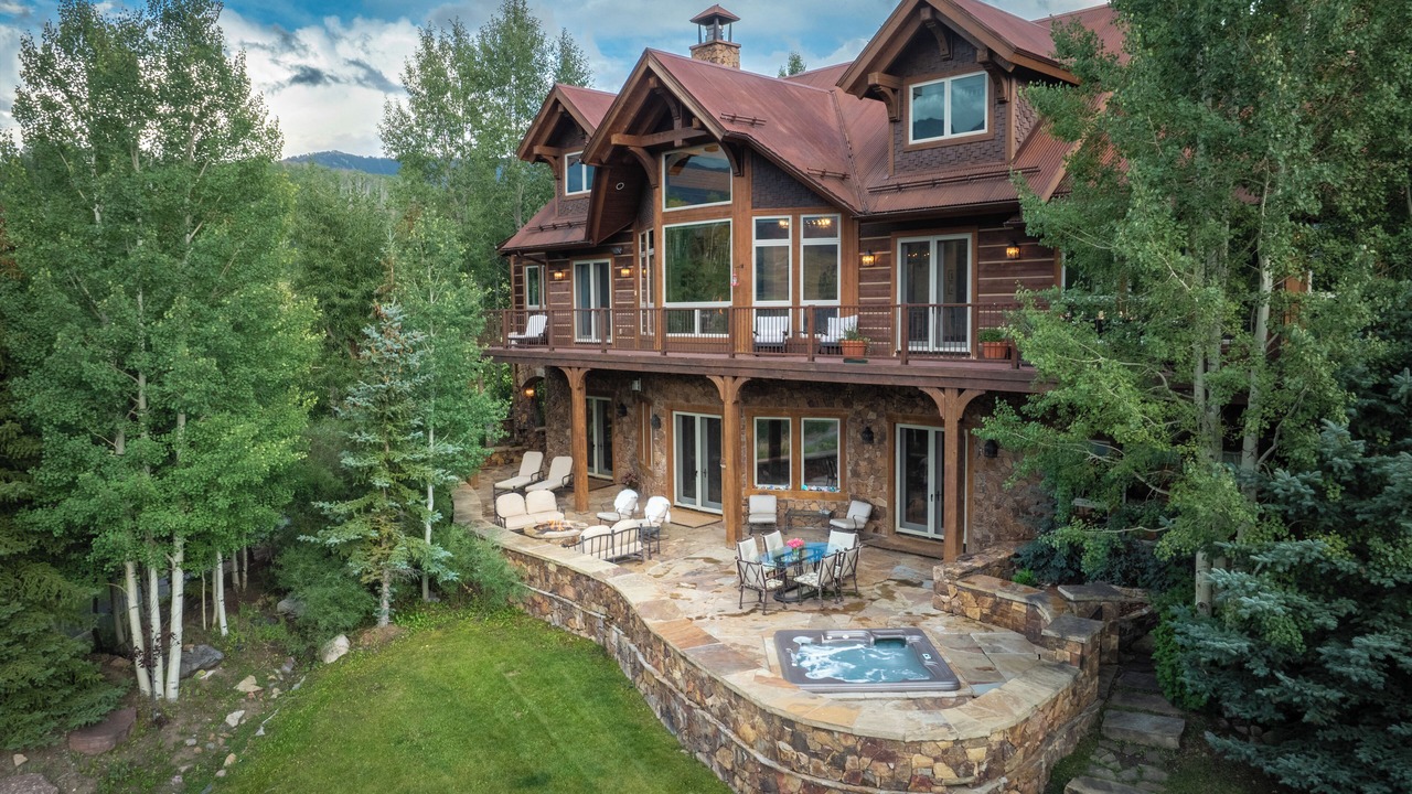 Photo of Outdoor in Mountain Village