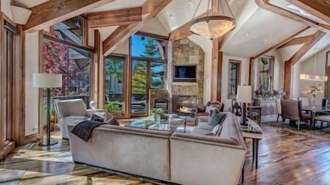Photo of Livingroom in Downtown