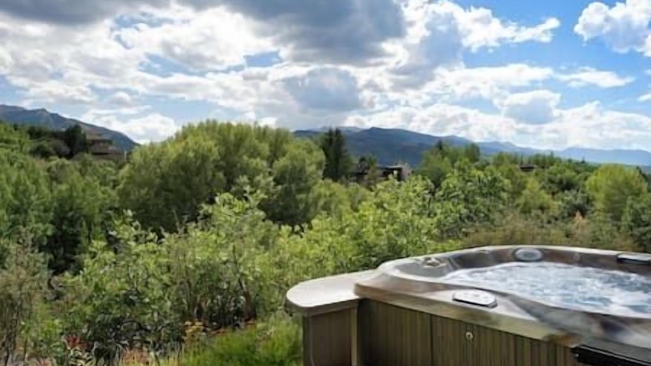 Photo of Outdoor in Red Mountain