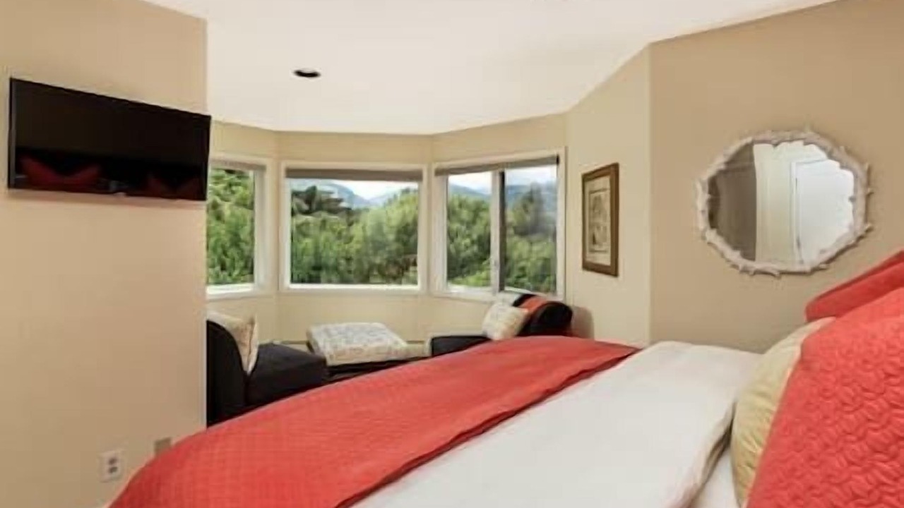 Photo of Bedroom in Red Mountain