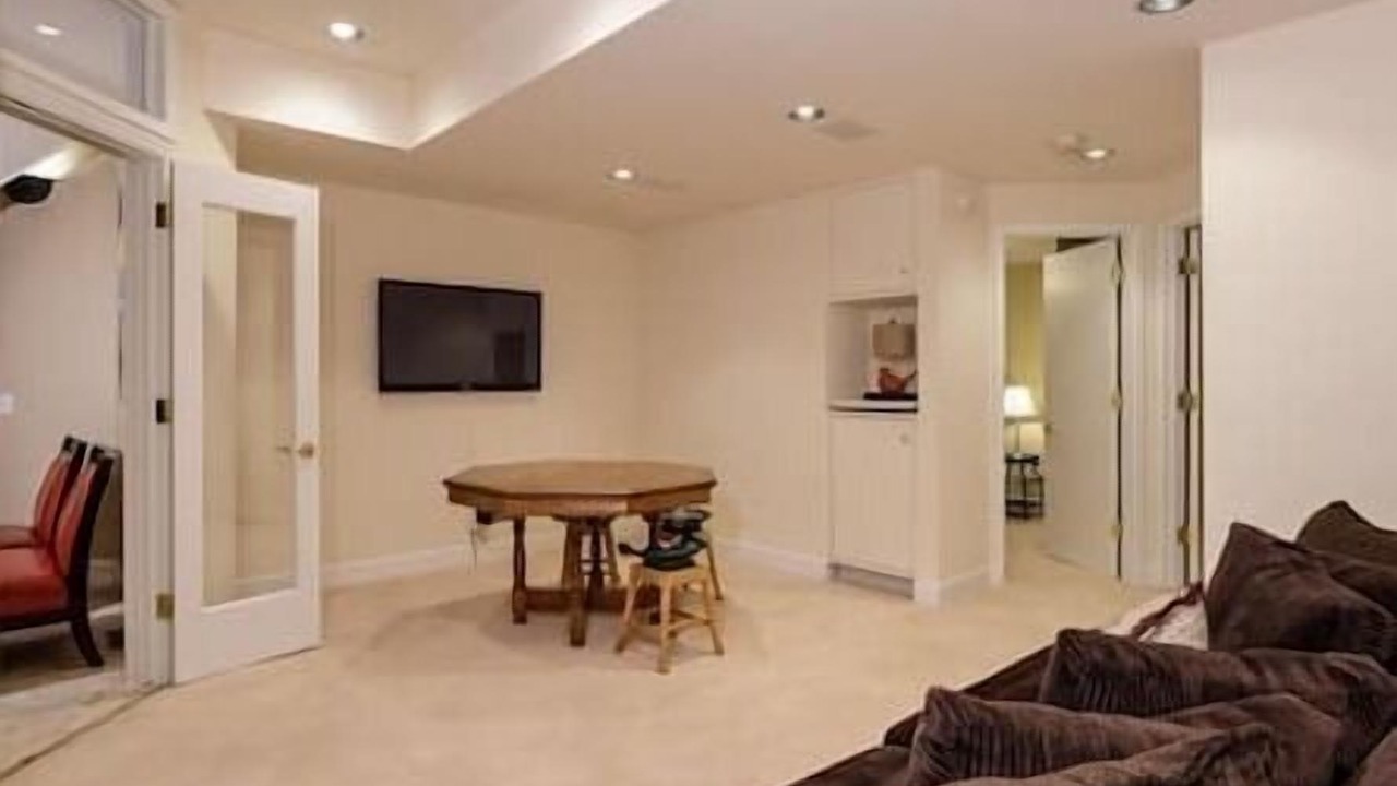 Photo of Livingroom in Red Mountain
