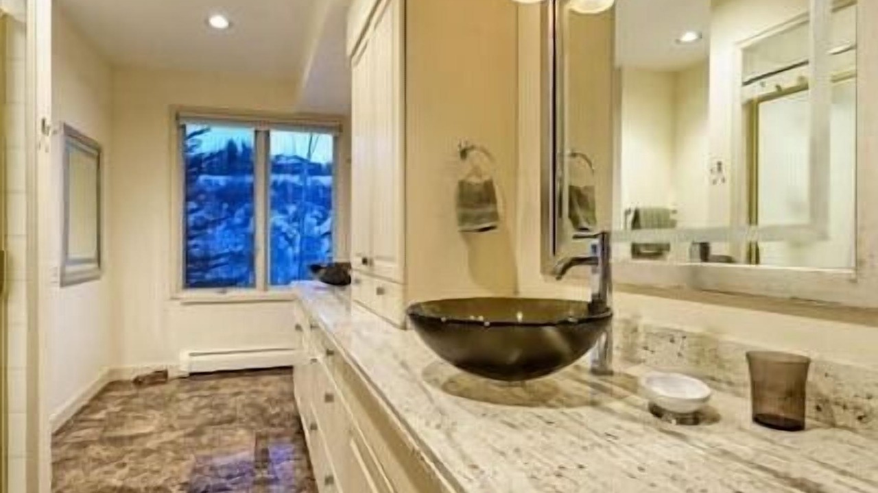 Photo of Bathroom in Red Mountain
