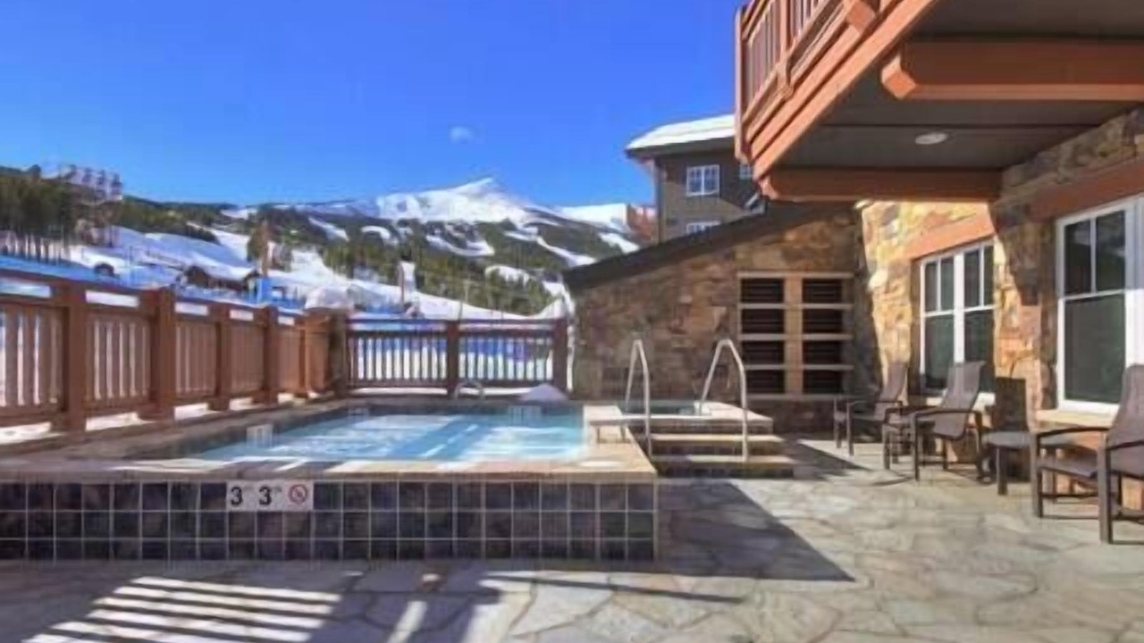 Photo of Outdoor in Peak 8