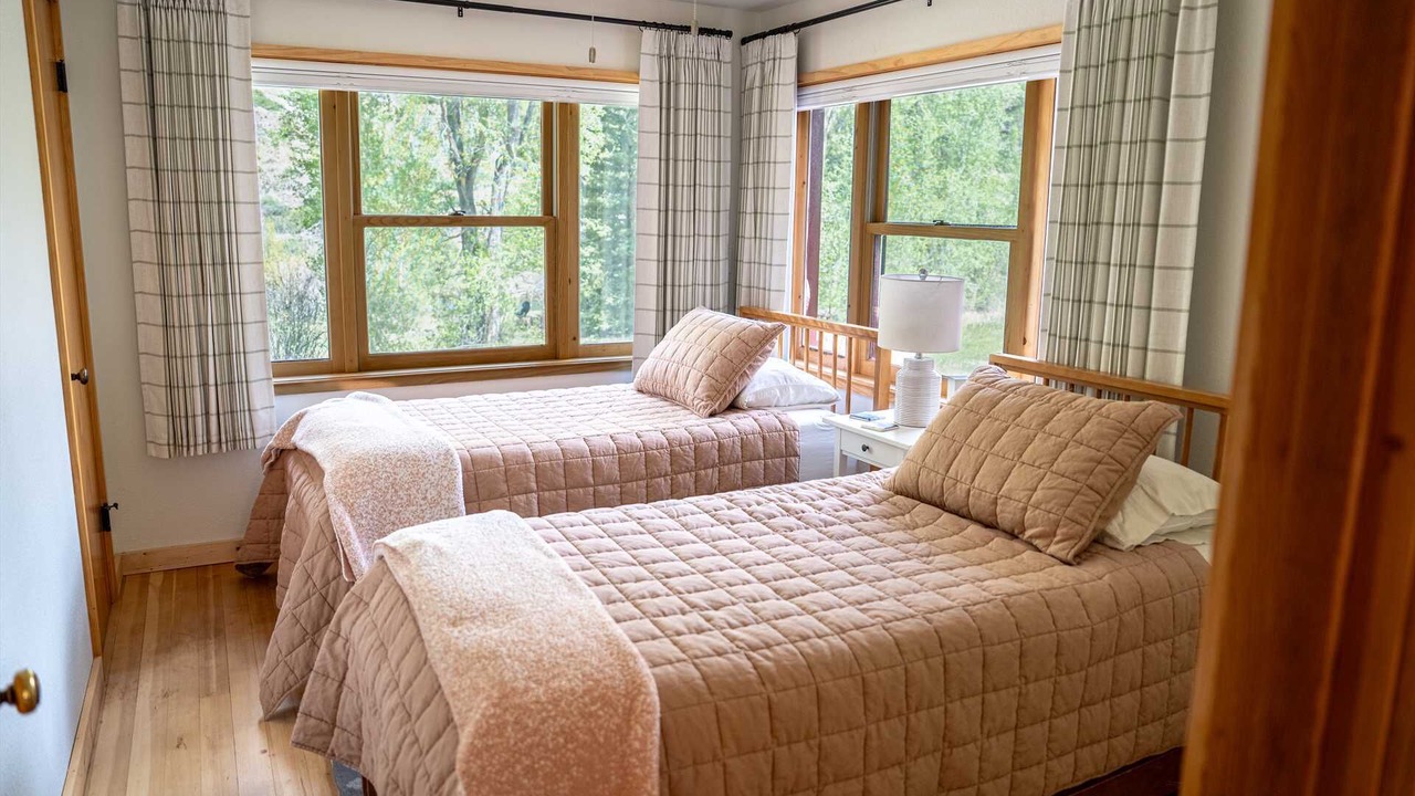 Photo of Bedroom in Lake City