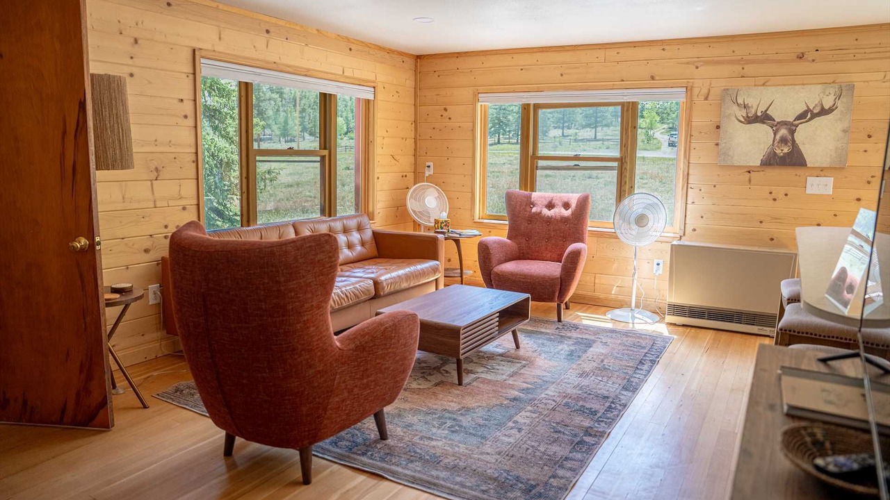 Photo of Livingroom in Lake City