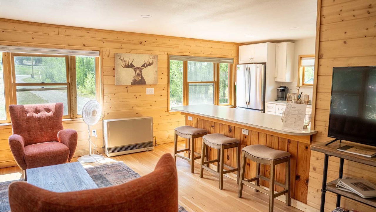 Photo of Livingroom in Lake City