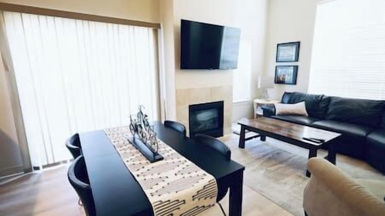 Photo of Livingroom in Old Town North