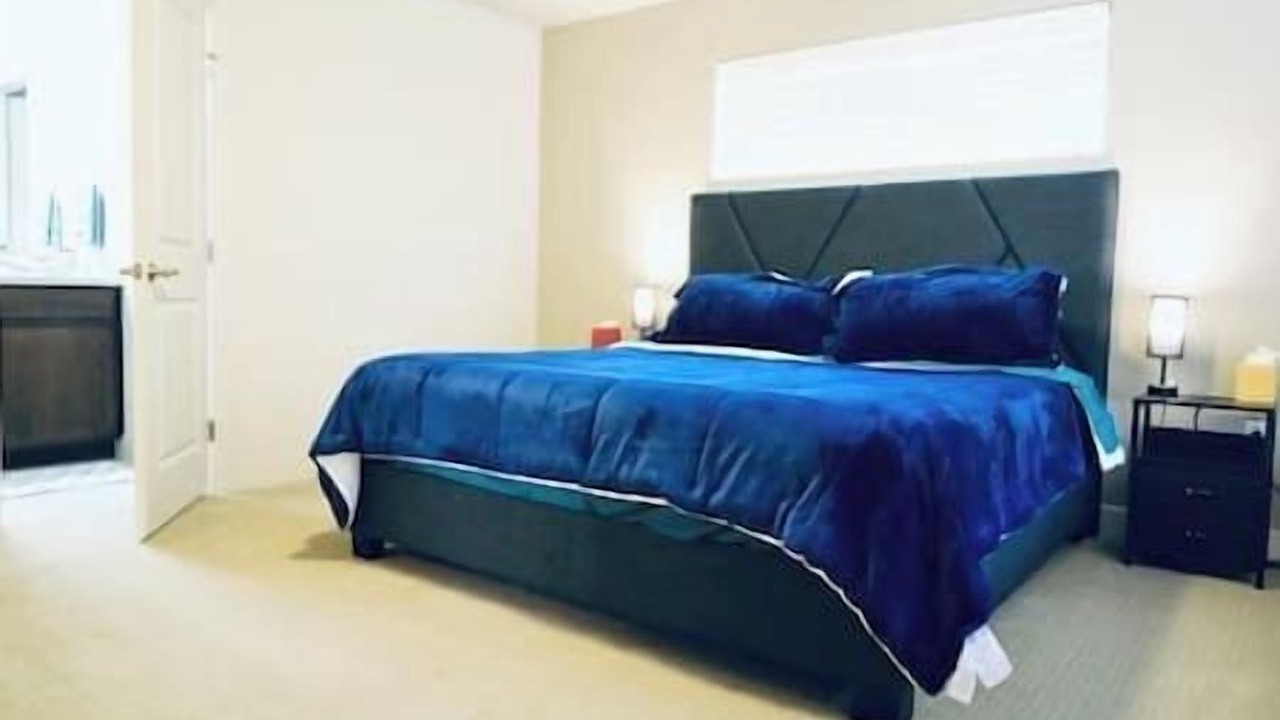 Photo of Bedroom in Old Town North