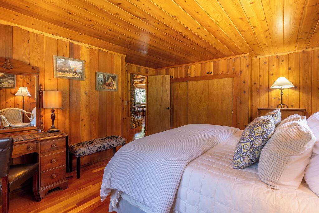 Photo of Bedroom in Bayfield