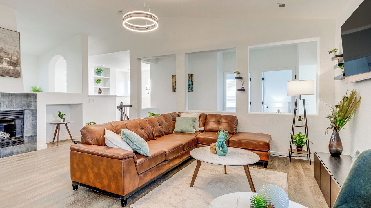 Photo of Livingroom in Aurora