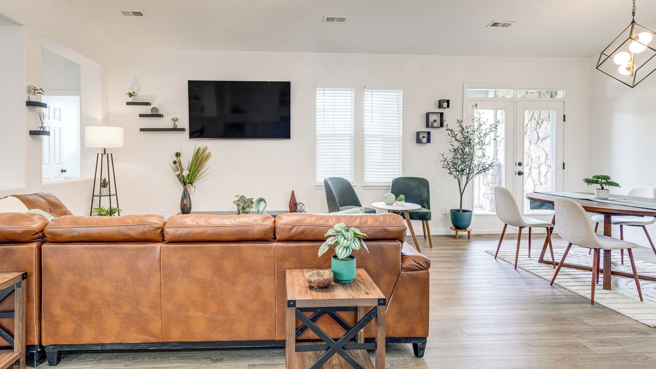 Photo of Livingroom in Aurora