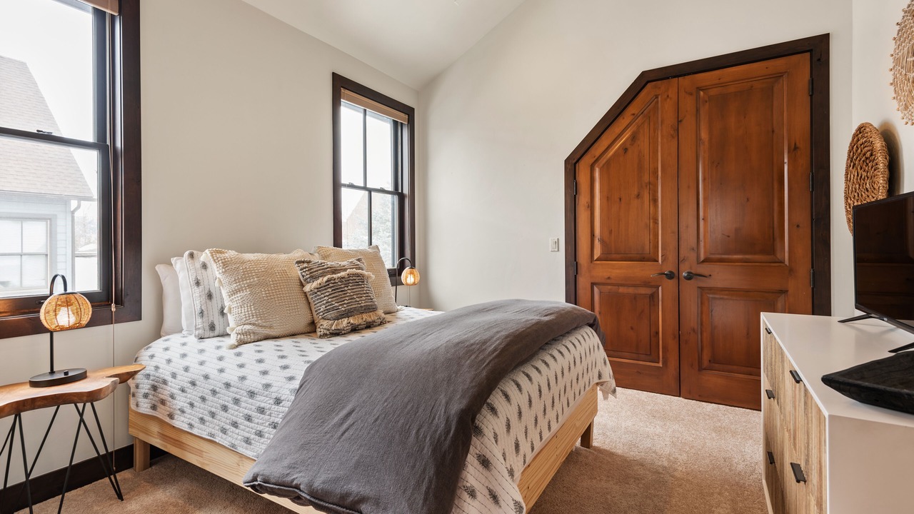 Photo of Bedroom in Basalt