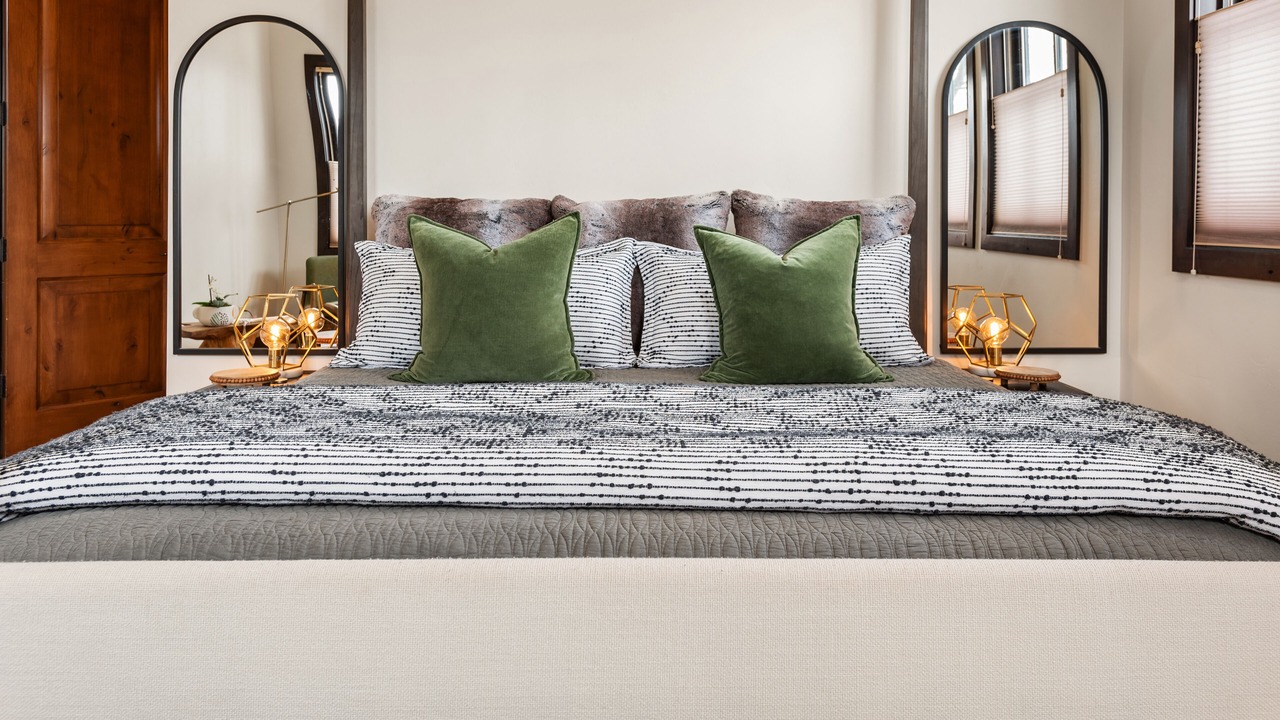 Photo of Bedroom in Basalt