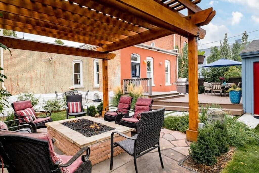 Photo of Outdoor in Five Points