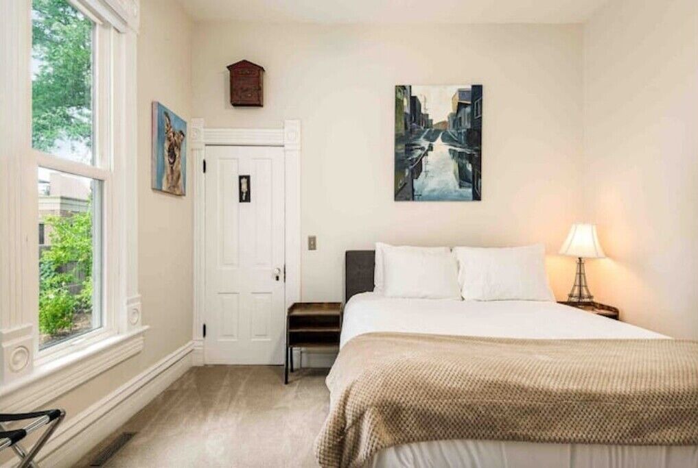 Photo of Bedroom in Five Points