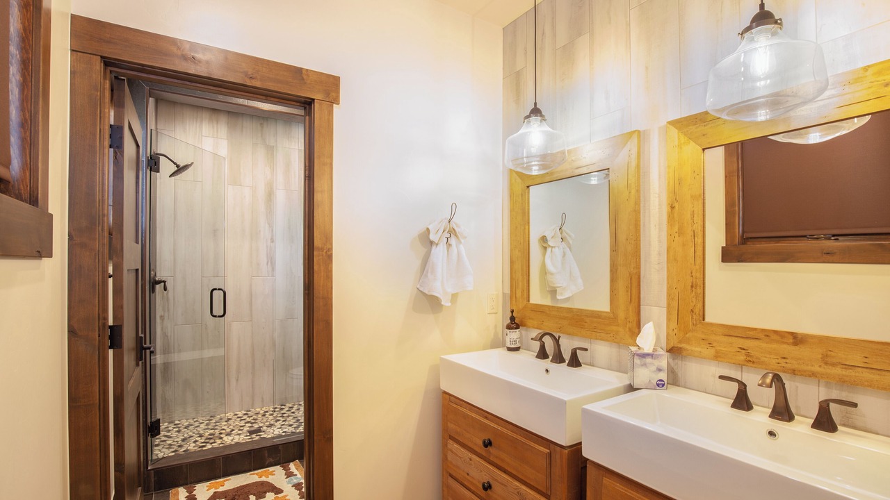 Photo of Bathroom in Forest Hills