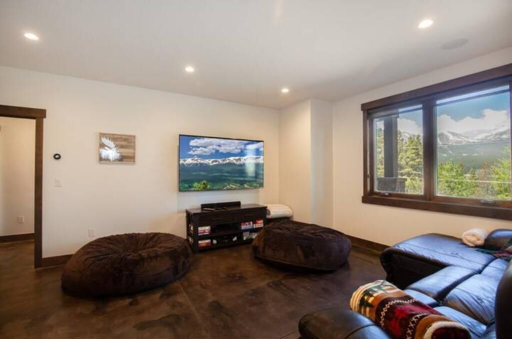Photo of Livingroom in Forest Hills