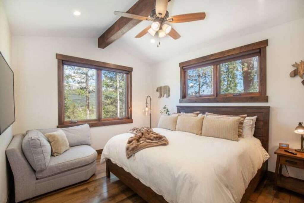 Photo of Bedroom in Forest Hills