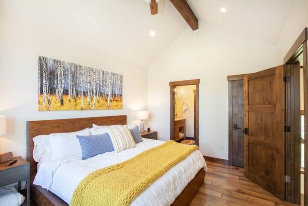 Photo of Bedroom in Forest Hills