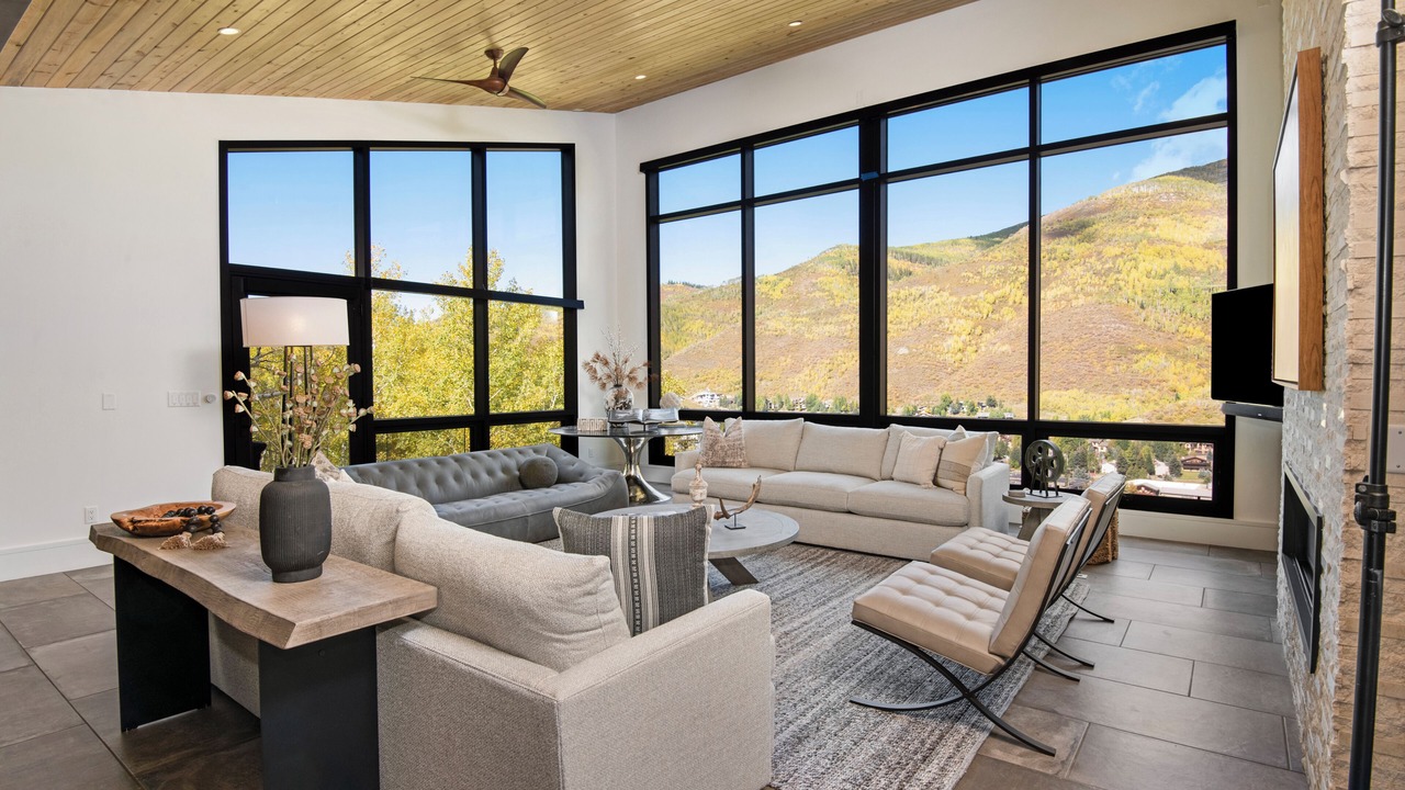 Photo of Livingroom in Highland Meadows