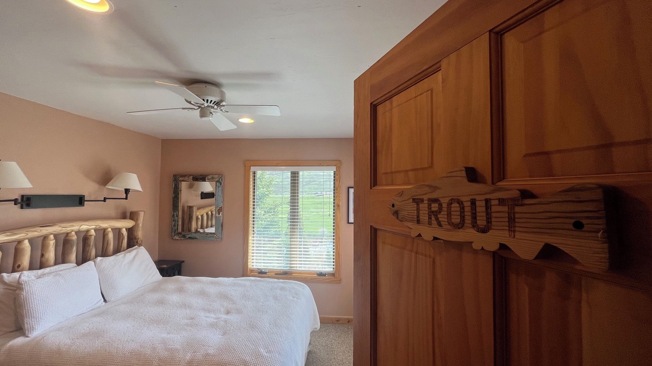 Photo of Bedroom in Crested Butte South