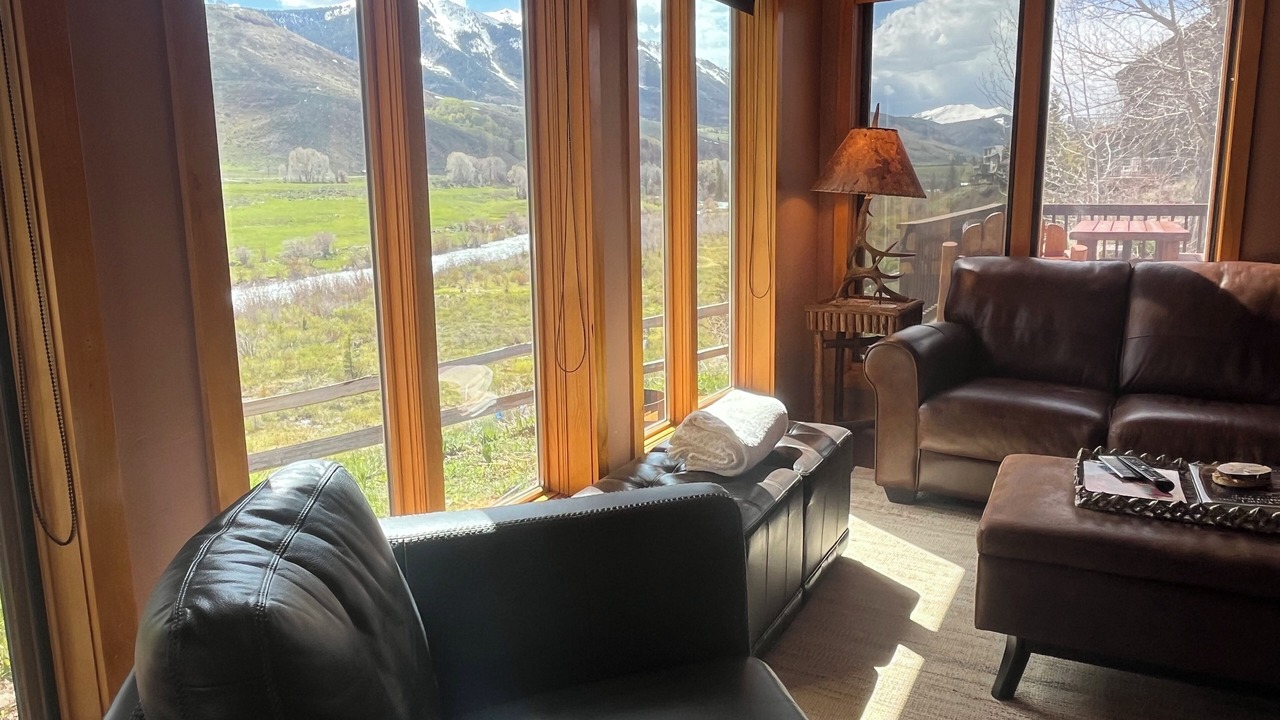 Photo of Livingroom in Crested Butte South