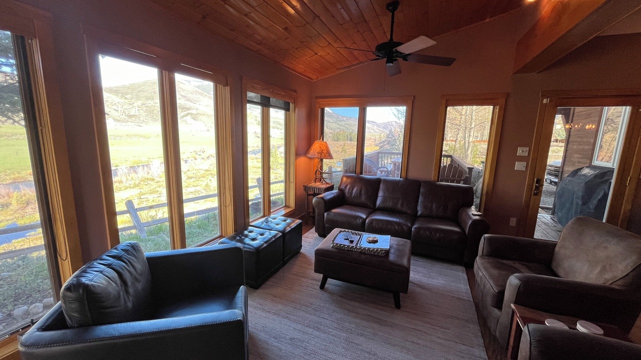 Photo of Livingroom in Crested Butte South